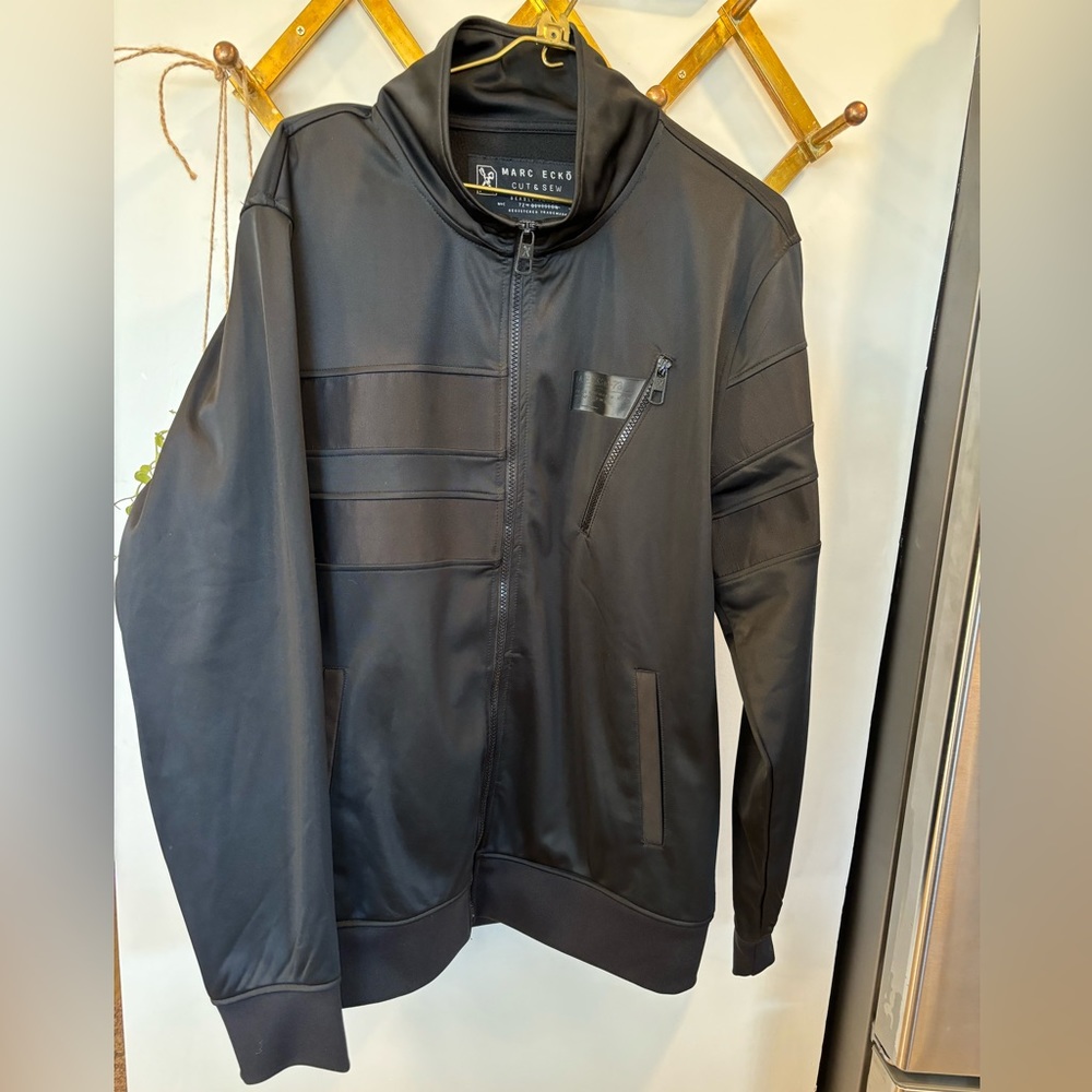 Marc Ecko Deadly Threads 72nd Division Black Large